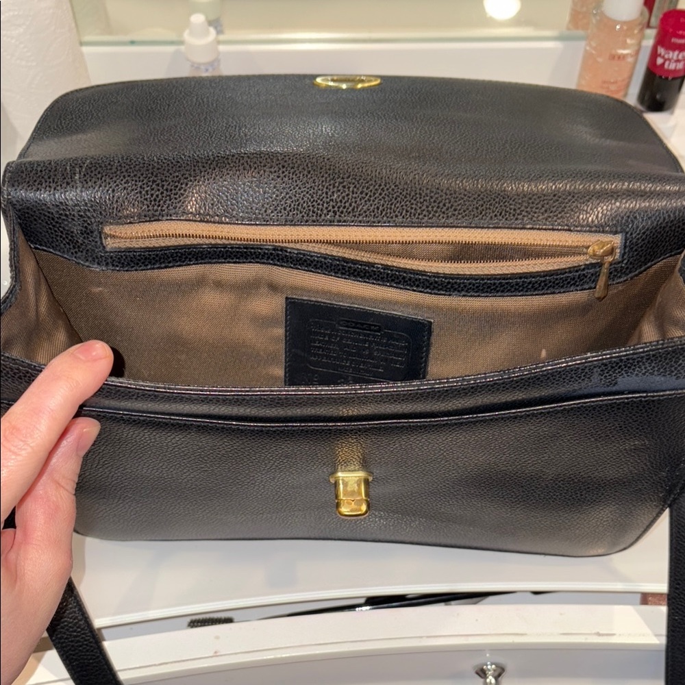 Vintage Coach black leather shoulder or cross body bag - Picture 3 of 12